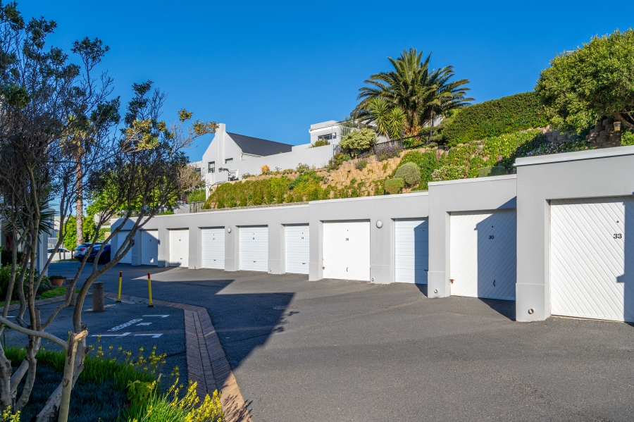 2 Bedroom Property for Sale in Vredehoek Western Cape